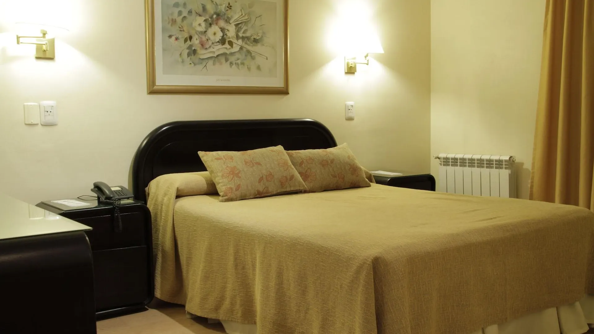 ***  Hotel Crillon Mendoza Argentina