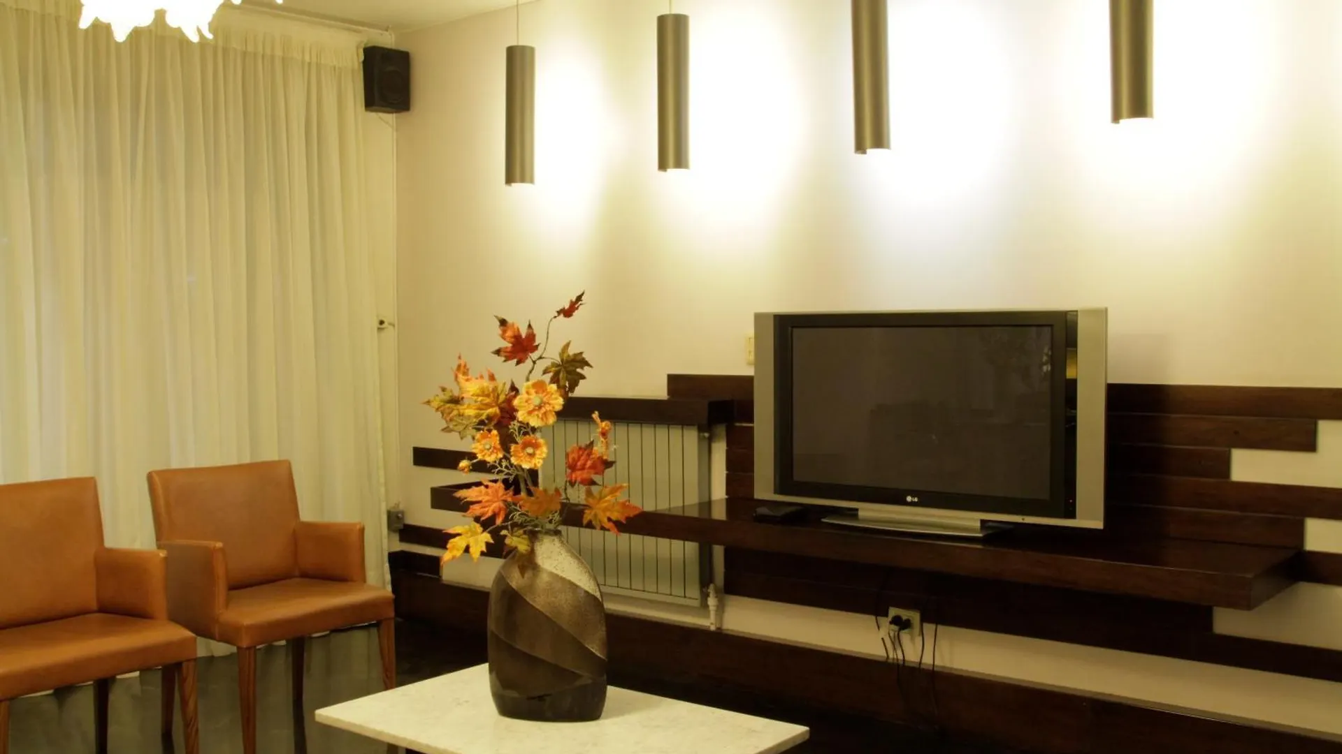 Hotel Crillon Mendoza 3*,  Argentina